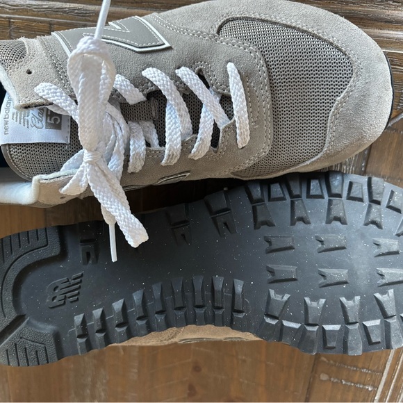 New Balance Men's Sneakers in Gray and White - Picture 3 of 5